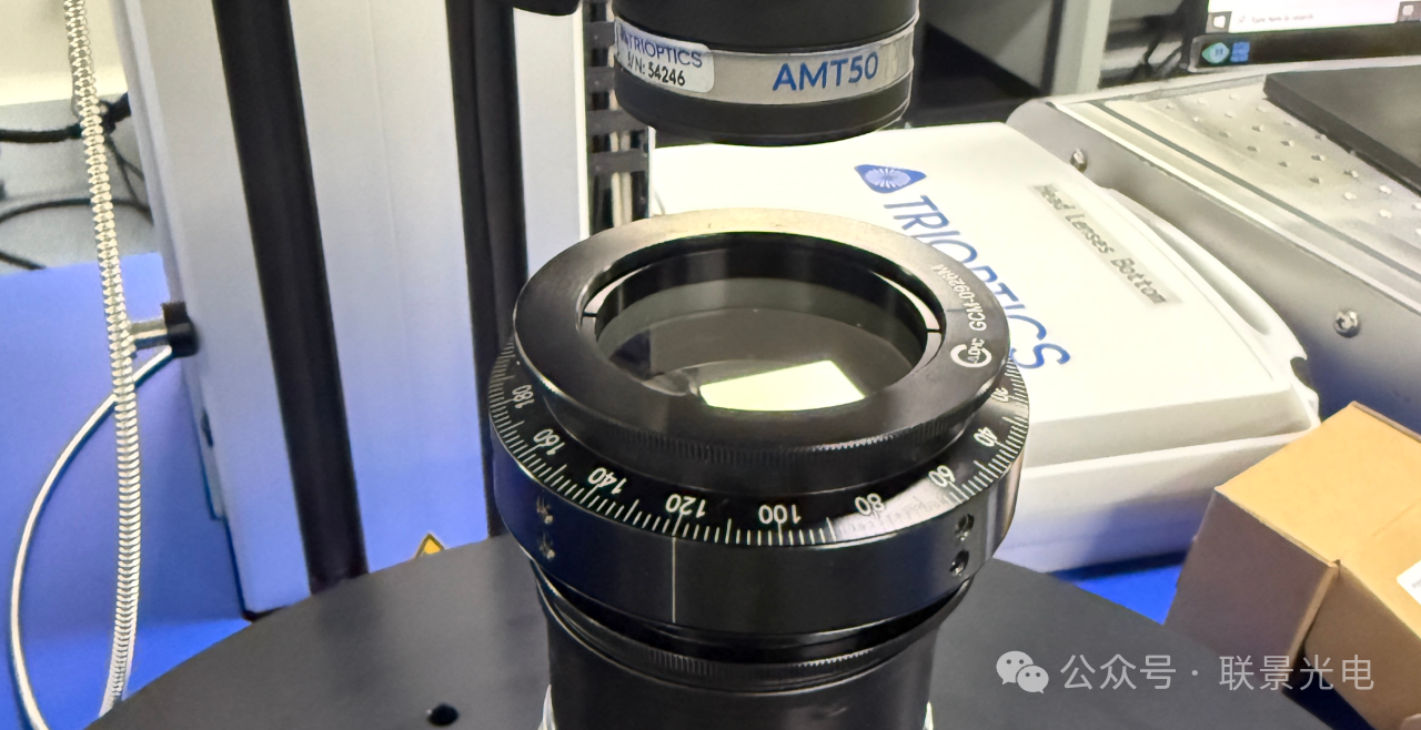 如何使用单光路中心偏装调镜头